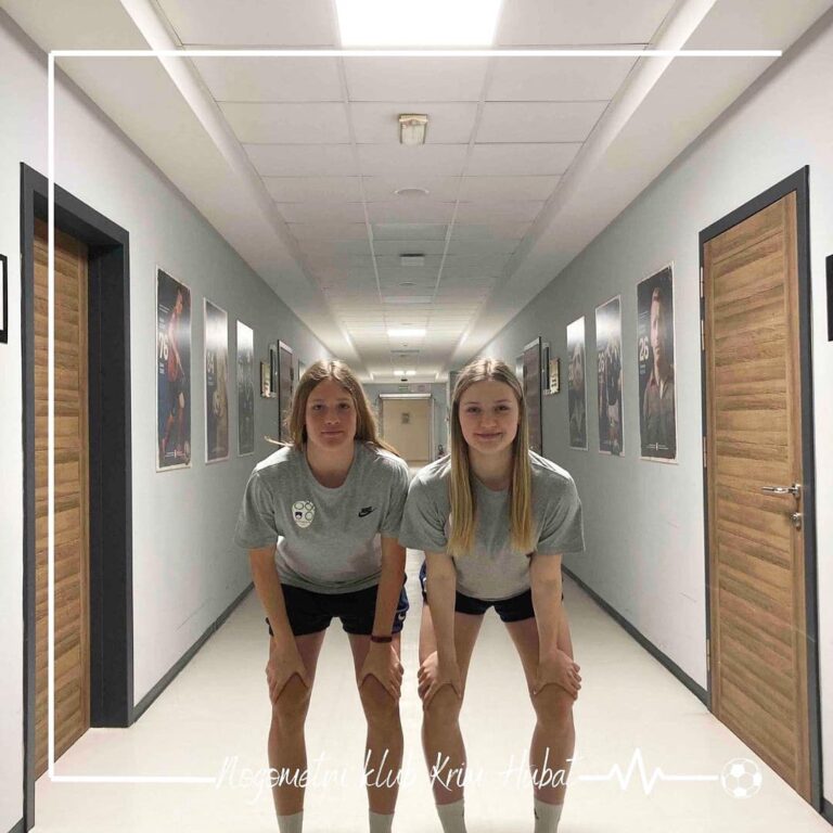 WU17 Ana Makovec Neža Trost